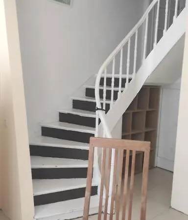 Piece De Sejour Au Rez A L'etage דירה *