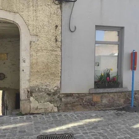 דירה Piece De Sejour Au Rez A L'etage Thuin