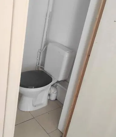 Piece De Sejour Au Rez A L'etage דירה